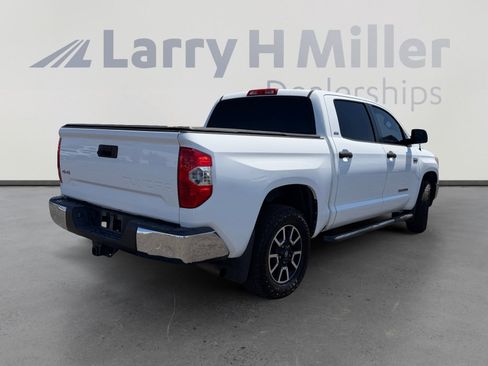 Used 2015 Toyota Tundra SR5 w/ SR5 Upgrade Package AWD/4WD image 5