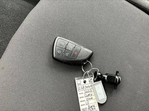 Used 2023 Chevrolet Silverado 1500 LT image 32