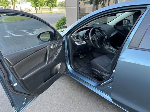 Used 2010 MAZDA MAZDA3 i Touring FWD image 7