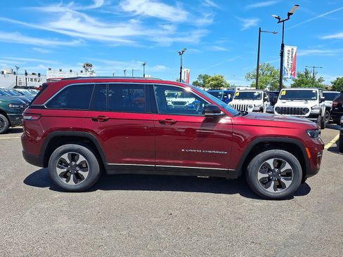 Used 2024 Jeep Grand Cherokee Limited 4xe AWD/4WD image 7