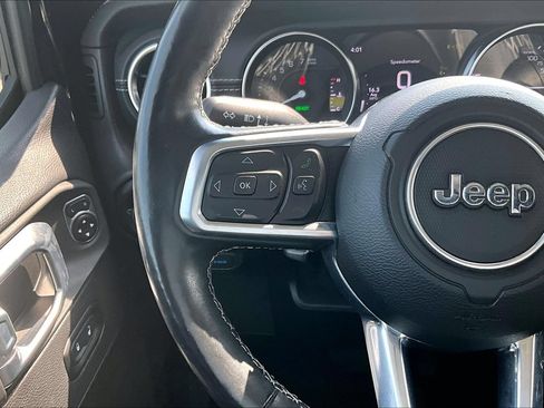 Used 2021 Jeep Wrangler Unlimited Sahara w/ Cold Weather Group AWD/4WD image 16