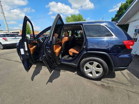 Used 2013 Jeep Grand Cherokee Overland AWD/4WD image 20