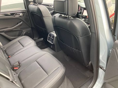 Used 2025 Porsche Macan AWD/4WD image 25