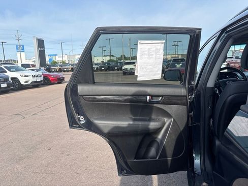 Used 2012 Kia Sorento LX AWD/4WD image 24