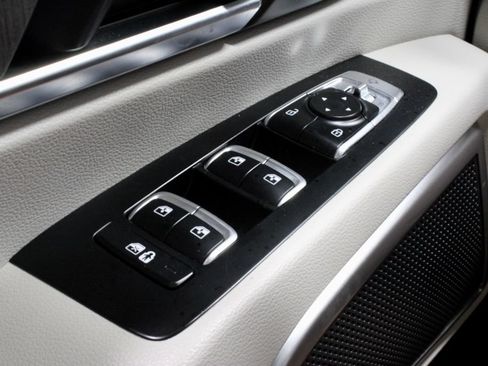 Used 2024 Kia Telluride EX w/ EX Captain's Chair Package FWD image 27