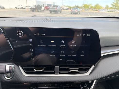 New 2026 Chevrolet Equinox LT w/ Safety and Technology Package FWD image 15