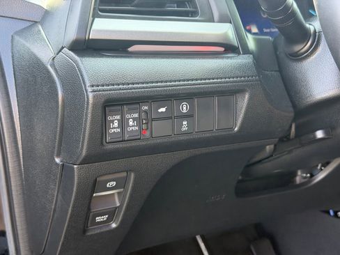 Used 2024 Honda Odyssey Sport image 17