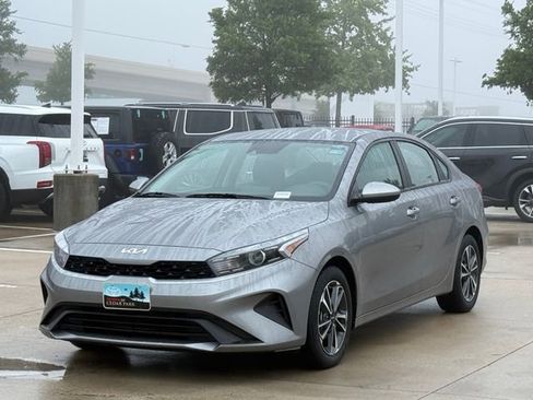 Used 2023 Kia Forte LXS FWD image 6