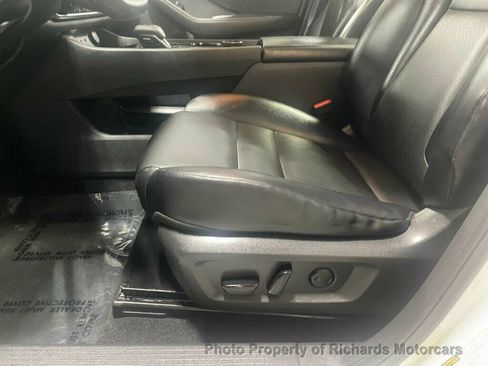 Used 2021 Nissan Rogue SV AWD/4WD image 9