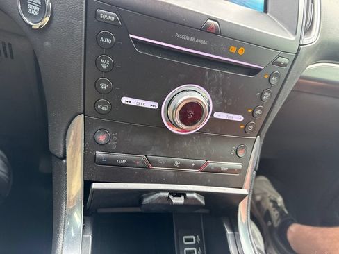 Used 2019 Ford Edge Titanium AWD/4WD image 21