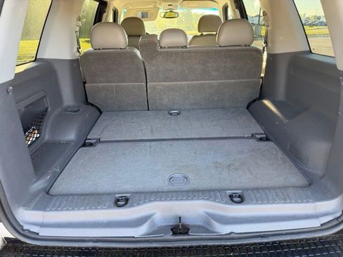 Used 2004 Ford Explorer XLT RWD image 9