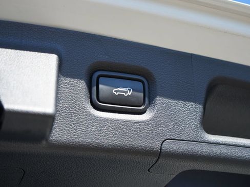 Used 2023 Hyundai Santa Fe SEL AWD/4WD image 12