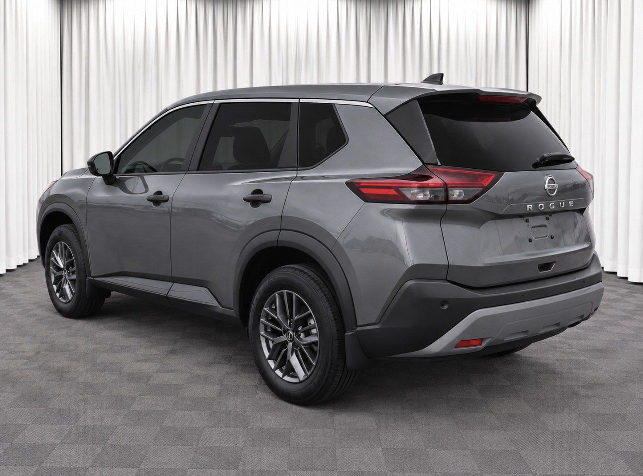 Used 2023 Nissan Rogue S FWD image 6