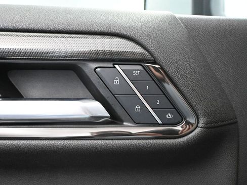 Used 2025 GMC Sierra 3500 AT4 image 20