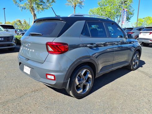 Certified 2025 Hyundai Venue Limited image 5