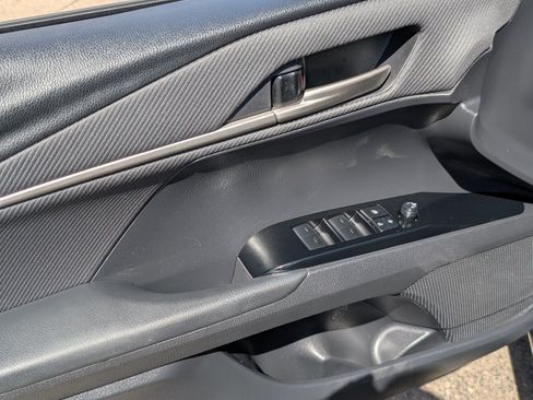 Used 2025 Toyota Camry SE FWD image 15