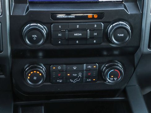 Used 2020 Ford F250 XLT w/ XLT Premium Package RWD image 19