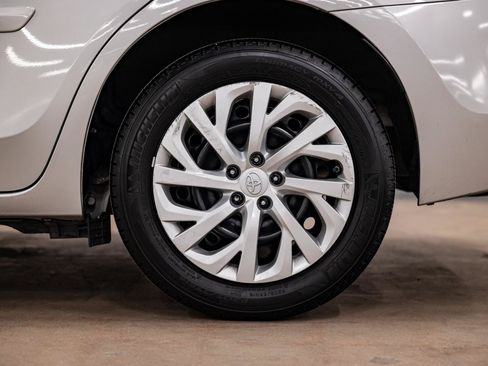 Used 2017 Toyota Corolla LE w/ Body Protection Package FWD image 18