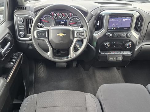 Used 2020 Chevrolet Silverado 1500 LT AWD/4WD image 9