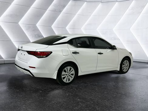 Used 2025 Nissan Sentra S FWD image 4