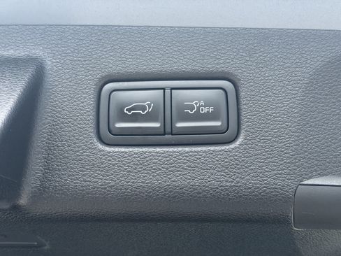 Certified 2024 Kia Telluride EX w/ EX Captain's Chair Package FWD image 12