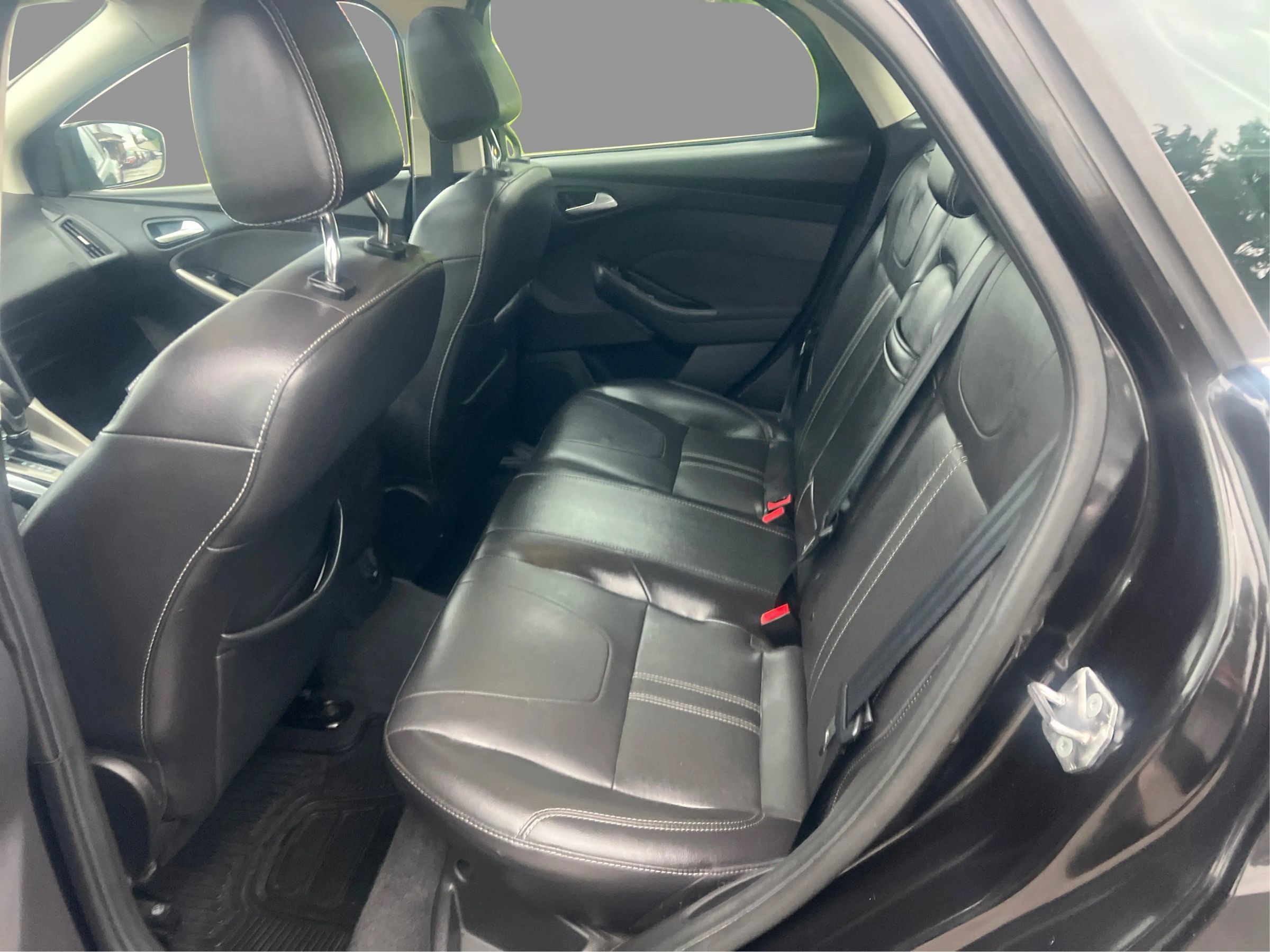 Used 2012 Ford Focus SEL FWD image 11