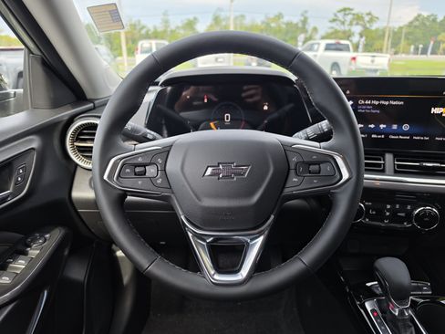New 2026 Chevrolet Trax ACTIV w/ Driver Confidence Package FWD image 19