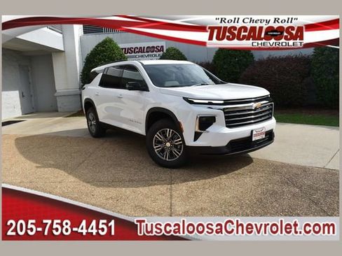 New 2026 Chevrolet Traverse LT w/ Driver Confidence Package FWD image 1