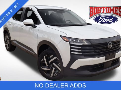 Used 2025 Nissan Kicks SV FWD image 1