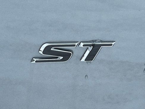 New 2026 Buick Enclave Sport Touring w/ Power Package image 2