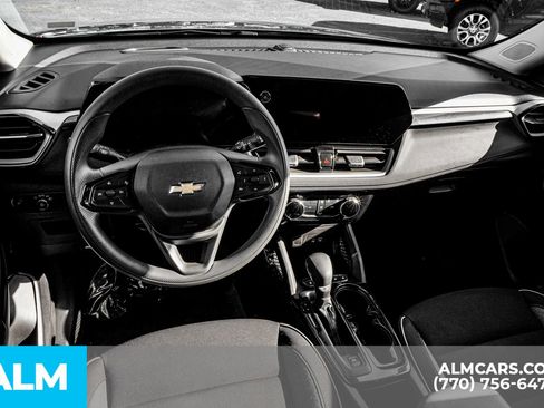 Used 2025 Chevrolet TrailBlazer LT image 30