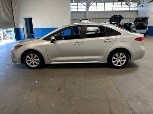 Used 2024 Toyota Corolla LE FWD image 6