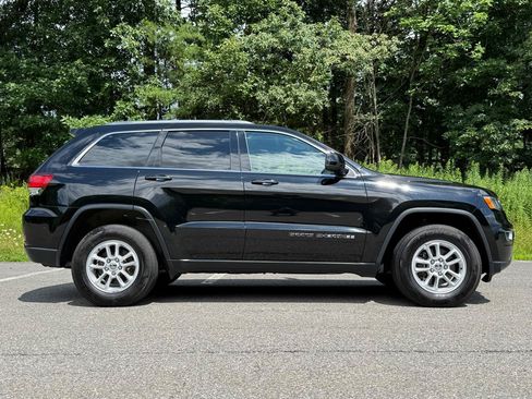 Used 2020 Jeep Grand Cherokee Laredo AWD/4WD image 4
