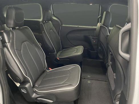 New 2026 Chrysler Pacifica Limited w/ S Appearance Package image 34
