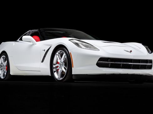 Used 2018 Chevrolet Corvette Stingray Coupe w/ 2LT Preferred Equipment Group image 13