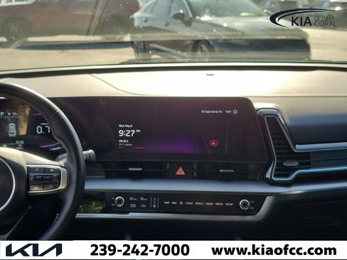 Used 2025 Kia Sportage EX FWD image 17