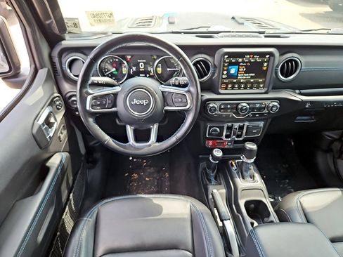 Used 2021 Jeep Wrangler Unlimited Rubicon 4xe w/ Cold Weather Group AWD/4WD image 12