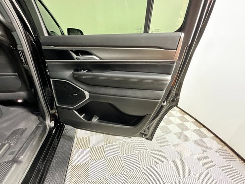 Used 2025 Jeep Wagoneer Series II w/ Premium Group I image 26