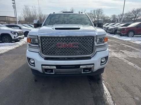 Used 2017 GMC Sierra 2500 Denali w/ Duramax Plus Package image 4