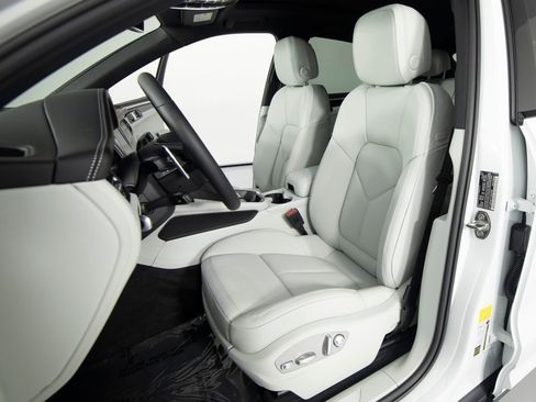 New 2026 Porsche Macan S image 5