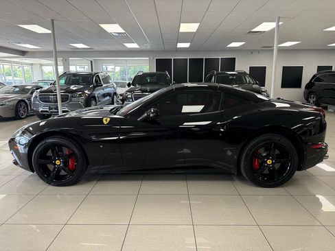 Used 2015 Ferrari California T RWD image 4