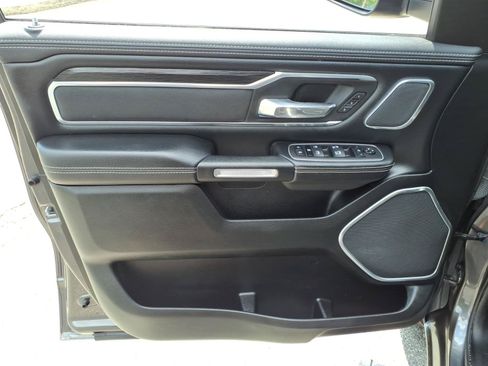 Used 2023 RAM 1500 Laramie AWD/4WD image 19
