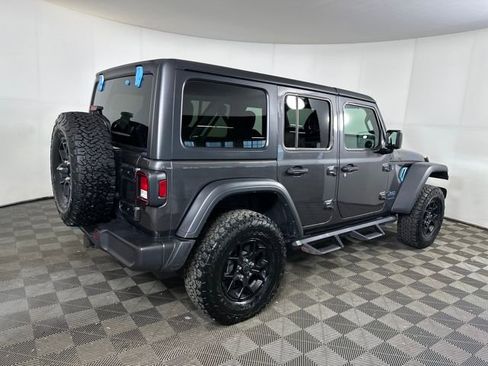Used 2024 Jeep Wrangler Unlimited image 3