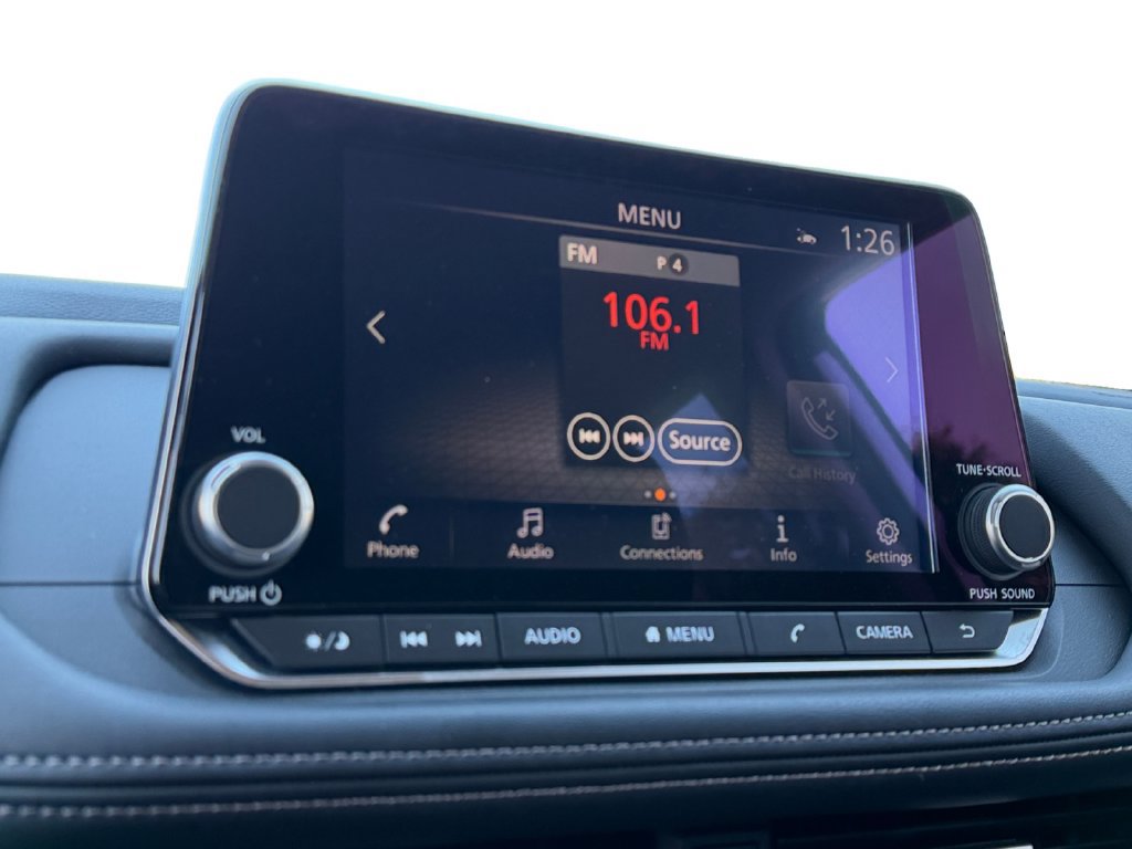 Used 2025 Nissan Rogue SV AWD/4WD image 14