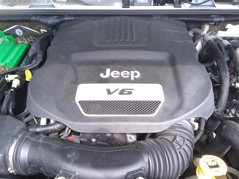 Used 2015 Jeep Wrangler Unlimited Sahara AWD/4WD image 22