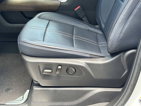 Used 2025 Chevrolet Silverado 2500 High Country w/ High Country Premium Package AWD/4WD image 19