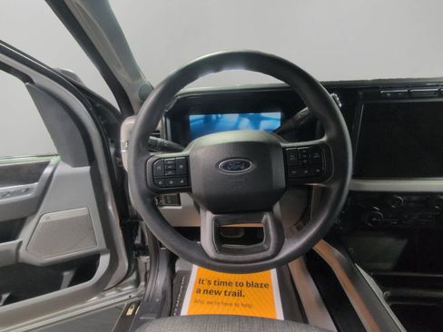 Used 2024 Ford F250 XLT w/ Black Appearance Package image 12
