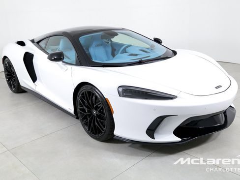 Used 2025 McLaren GTS RWD image 3