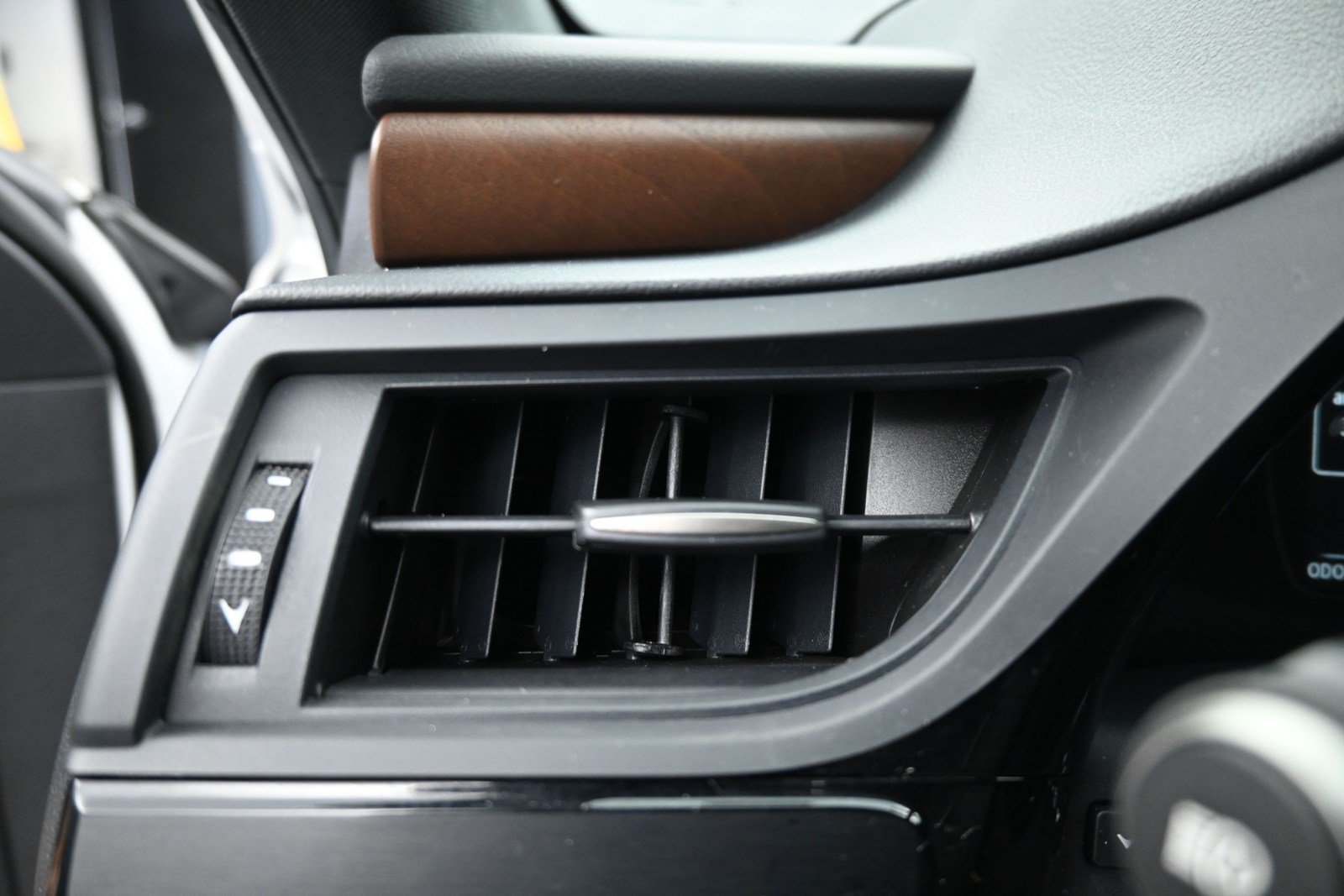 Used 2025 Lexus ES 350 w/ Premium Package FWD image 18