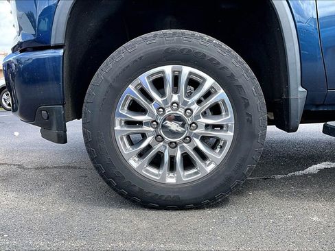 Used 2020 Chevrolet Silverado 2500 High Country AWD/4WD image 2